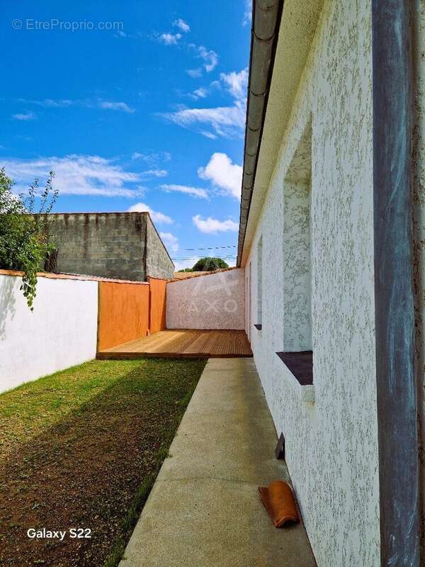 Maison à CROIX-CHAPEAU