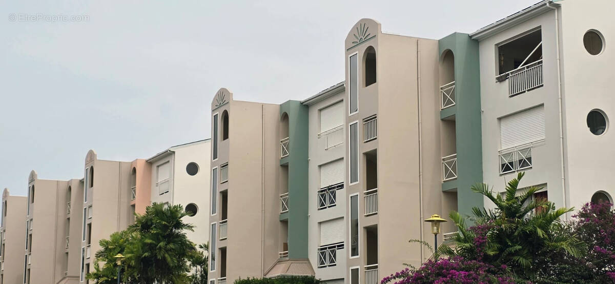 Appartement à BAIE-MAHAULT