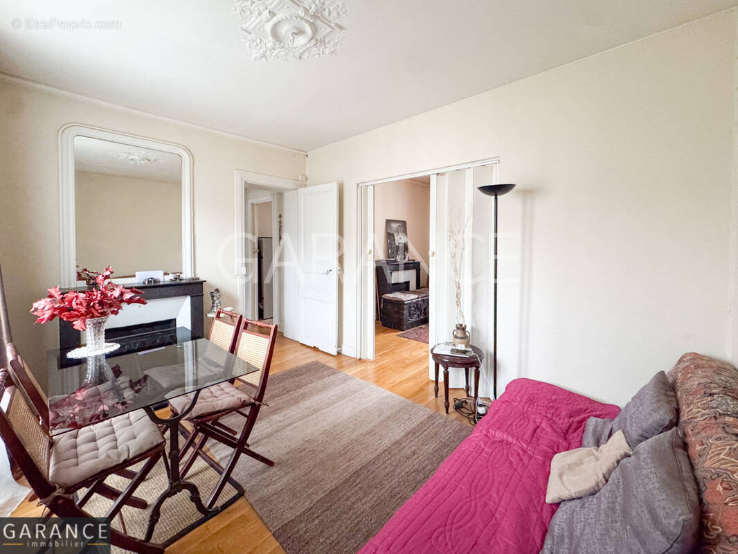 Appartement à PARIS-14E
