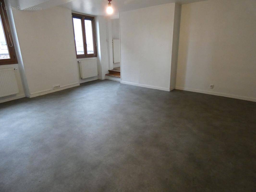 Appartement à IVRY-LA-BATAILLE