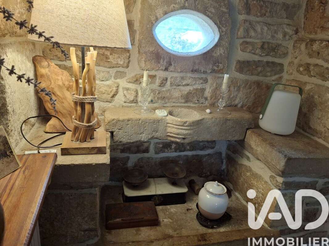 Maison 101 m² à Loze  - photo 5