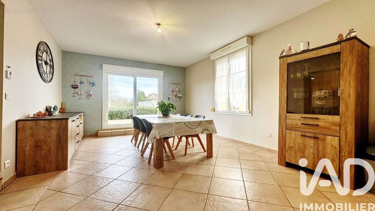 Maison 122 m² à Vienne-Le-Chateau  - photo 5