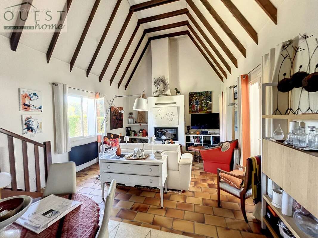 Maison à CHARBONNIERES-LES-BAINS