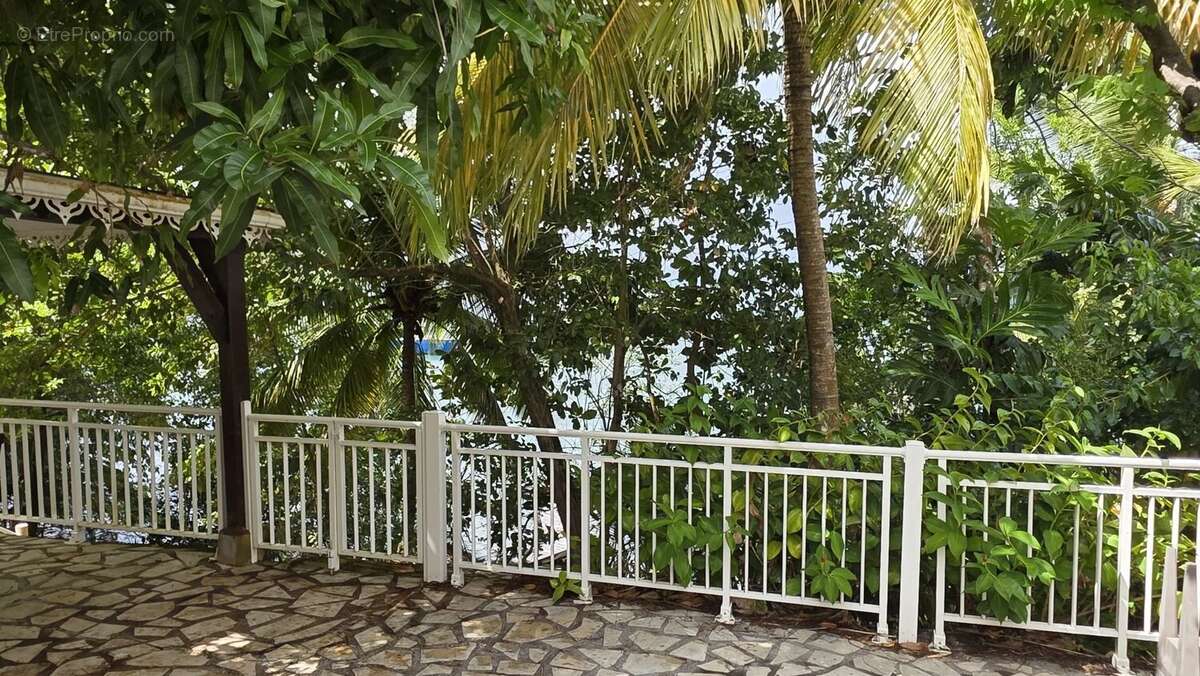 Maison à LES TROIS-ILETS