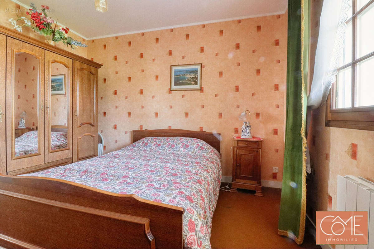 Maison à MONTREUIL-SUR-ILLE