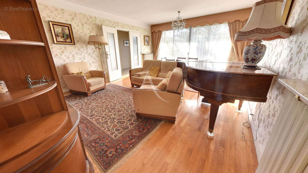 Maison à BRY-SUR-MARNE