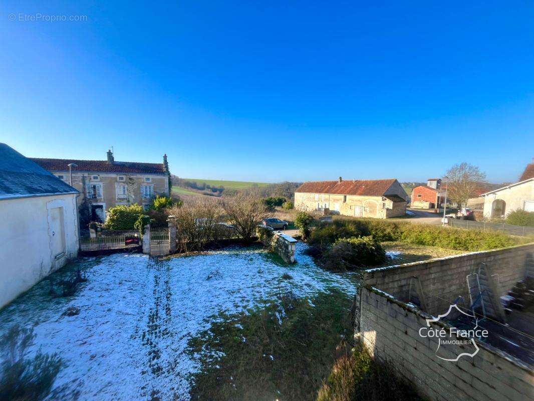 Maison bourgeoise avec vue dégagée   Calme, terrain et dépen - photo 17
