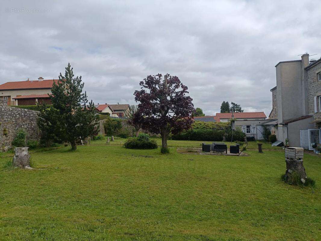 Maison à MONTFAUCON-EN-VELAY