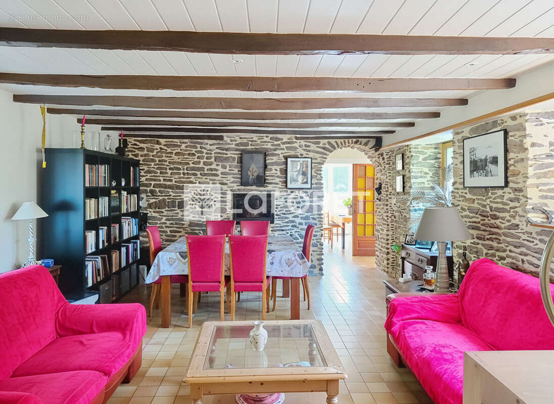 Maison à CAMPENEAC
