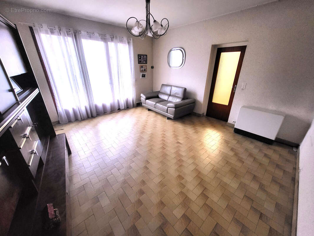 Maison à LE CHEYLARD