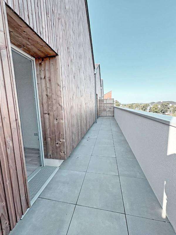 Appartement NEUF AVRILLE 4 pièce(s) - photo 10