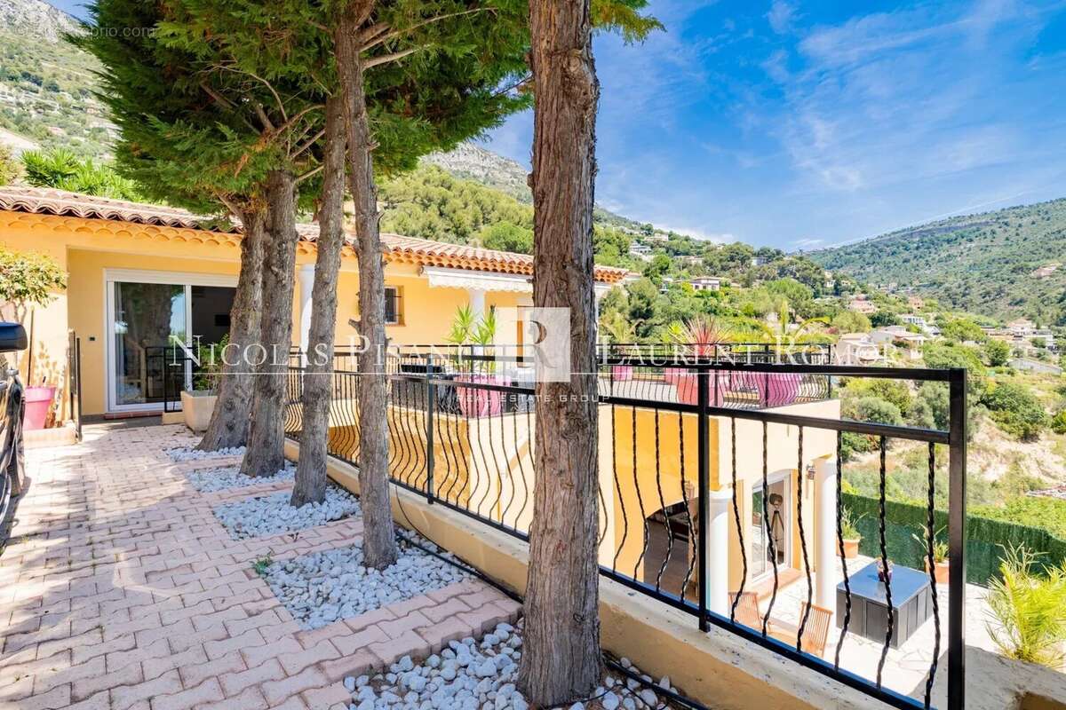 Maison à EZE
