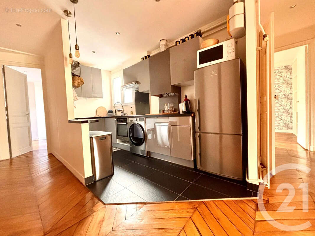 Appartement à PARIS-18E