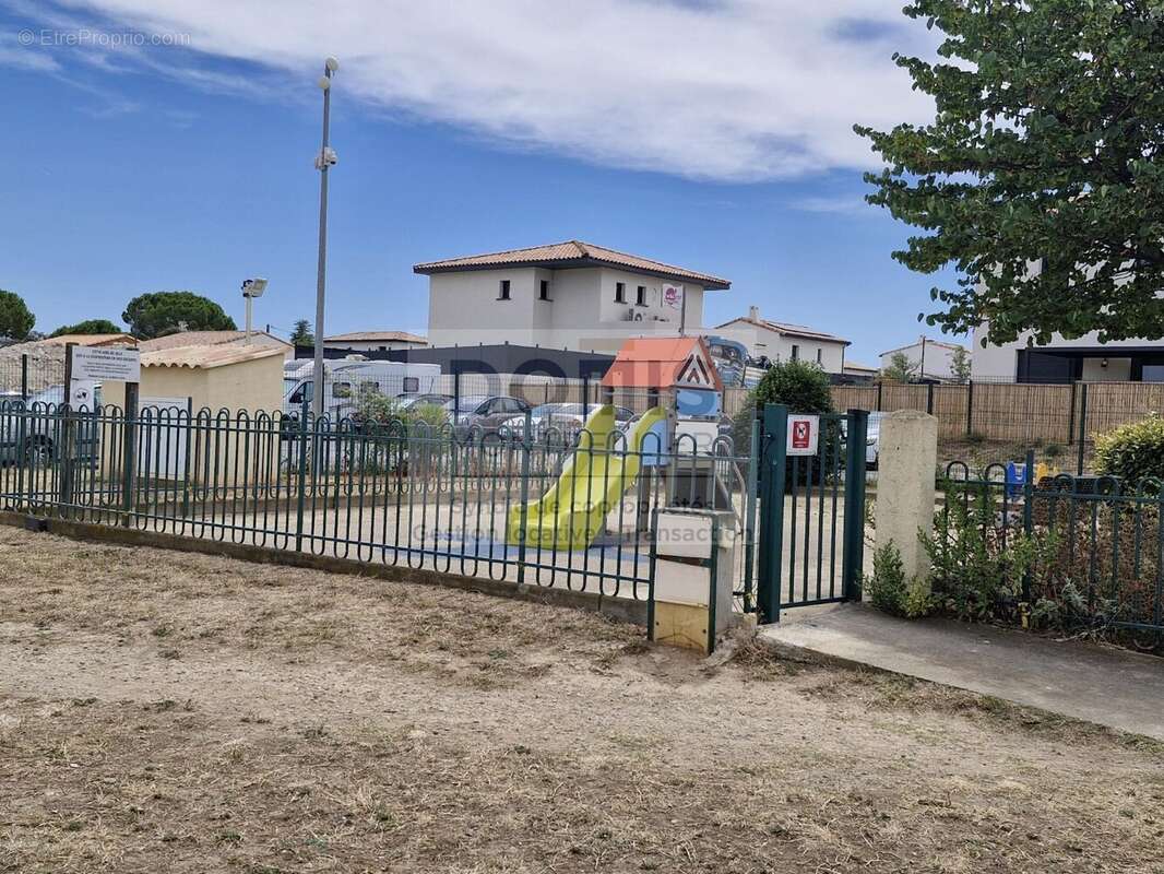 Maison à VIC-LA-GARDIOLE