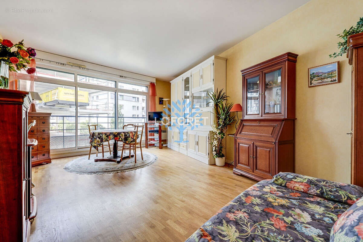 Appartement à PARIS-20E