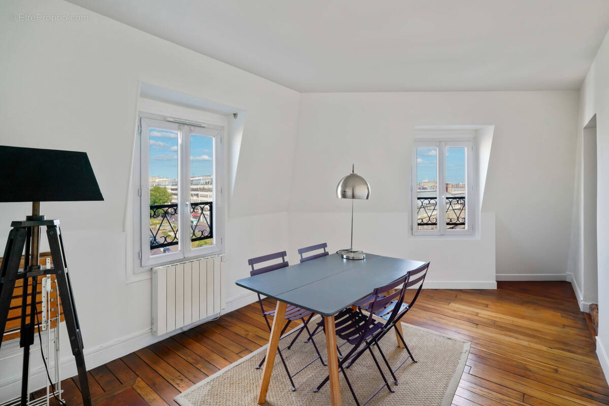Appartement à PARIS-17E