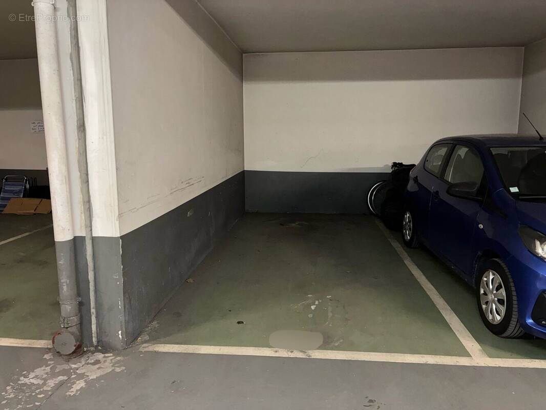 Parking à CHARENTON-LE-PONT