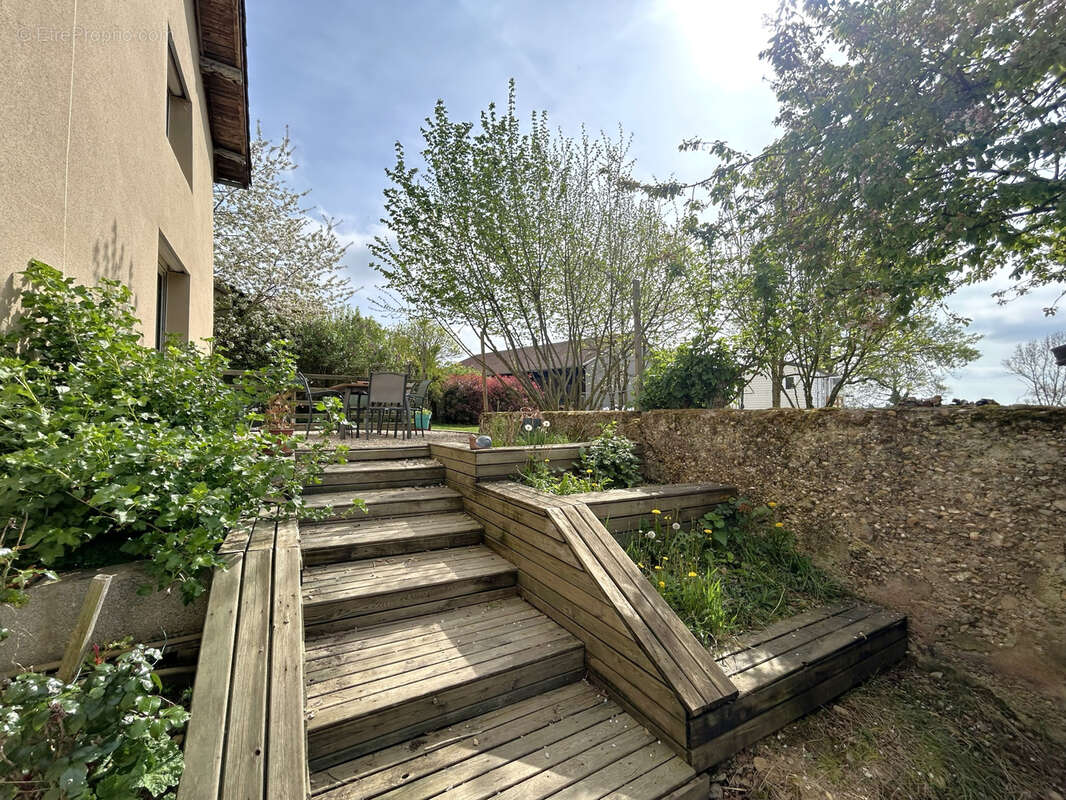 Maison à VILLARS-LES-DOMBES