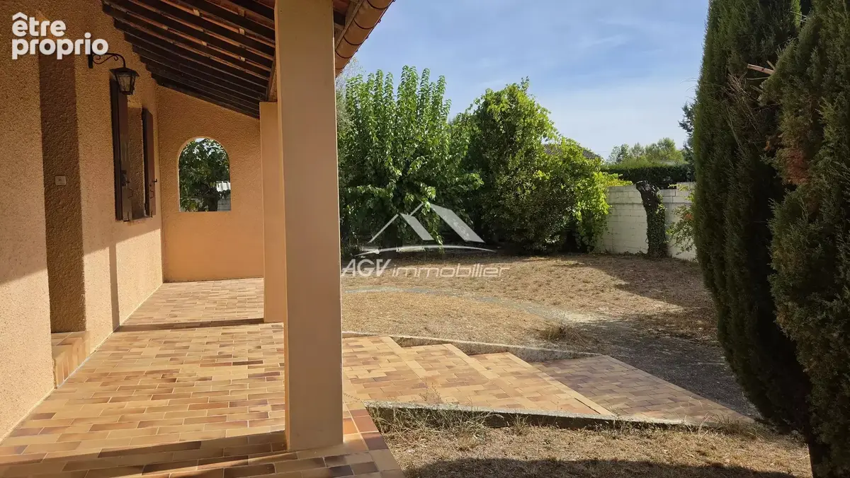 Maison 114 m² hab, 1055m² de terrain clos - photo 2