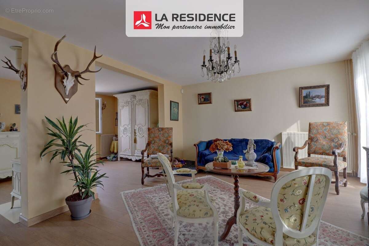 Maison à MAREIL-SUR-MAULDRE