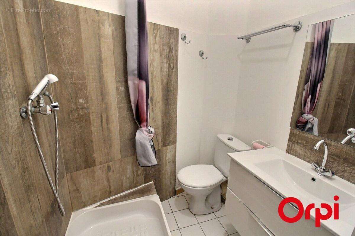 Appartement à MARSEILLE-5E