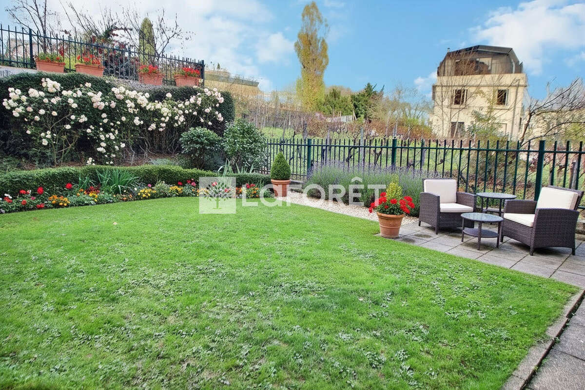 Appartement à SURESNES
