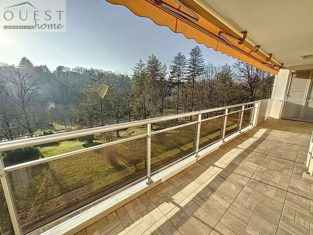 Appartement à CHARBONNIERES-LES-BAINS