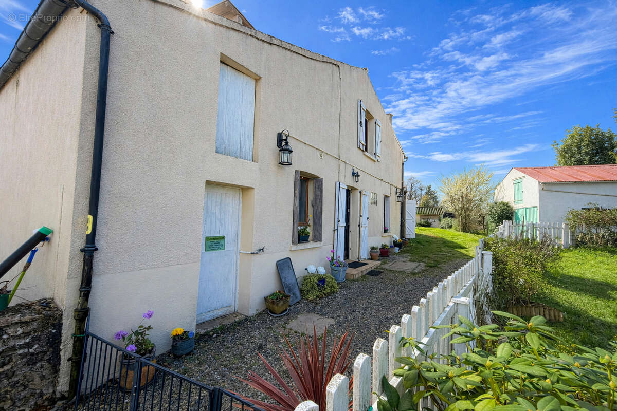 Maison à LE DORAT