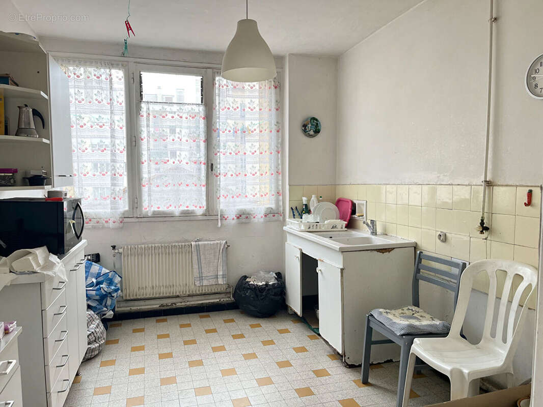 Gratte-Ciel T5 de 94 m2 avec balcon - photo 9