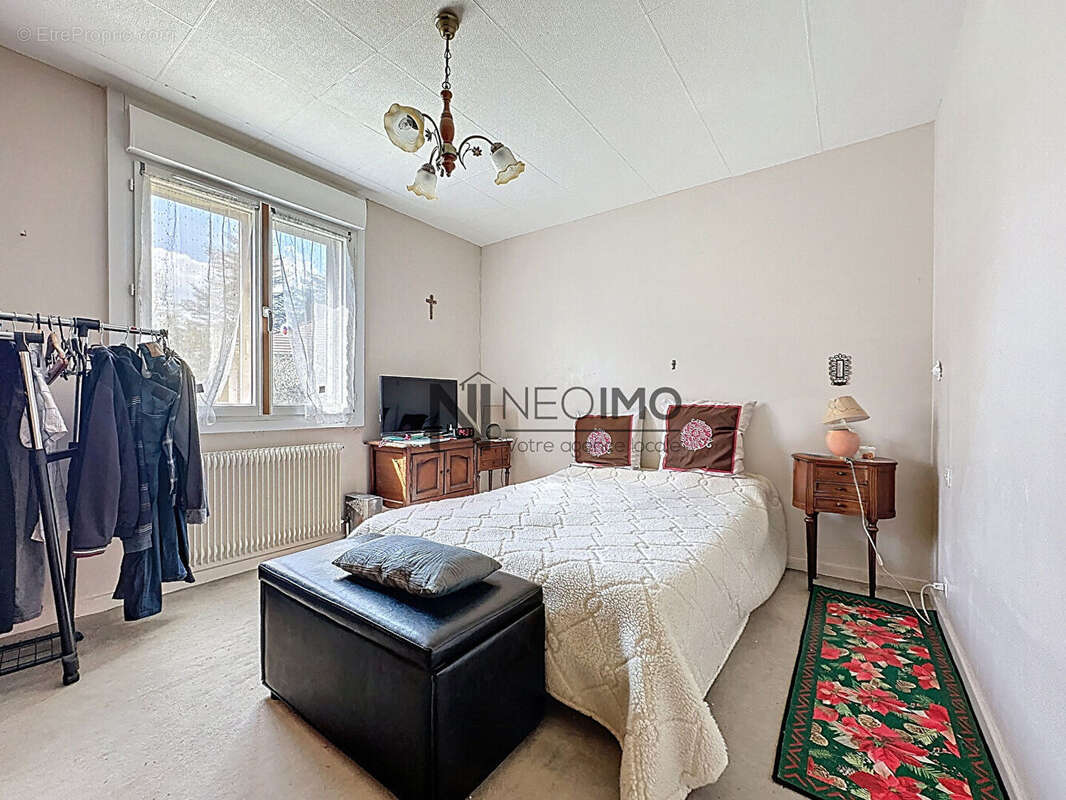 Maison à NEUFCHATEAU