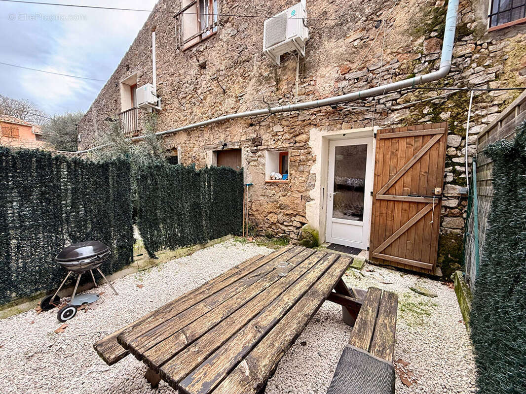 Appartement à TOURVES