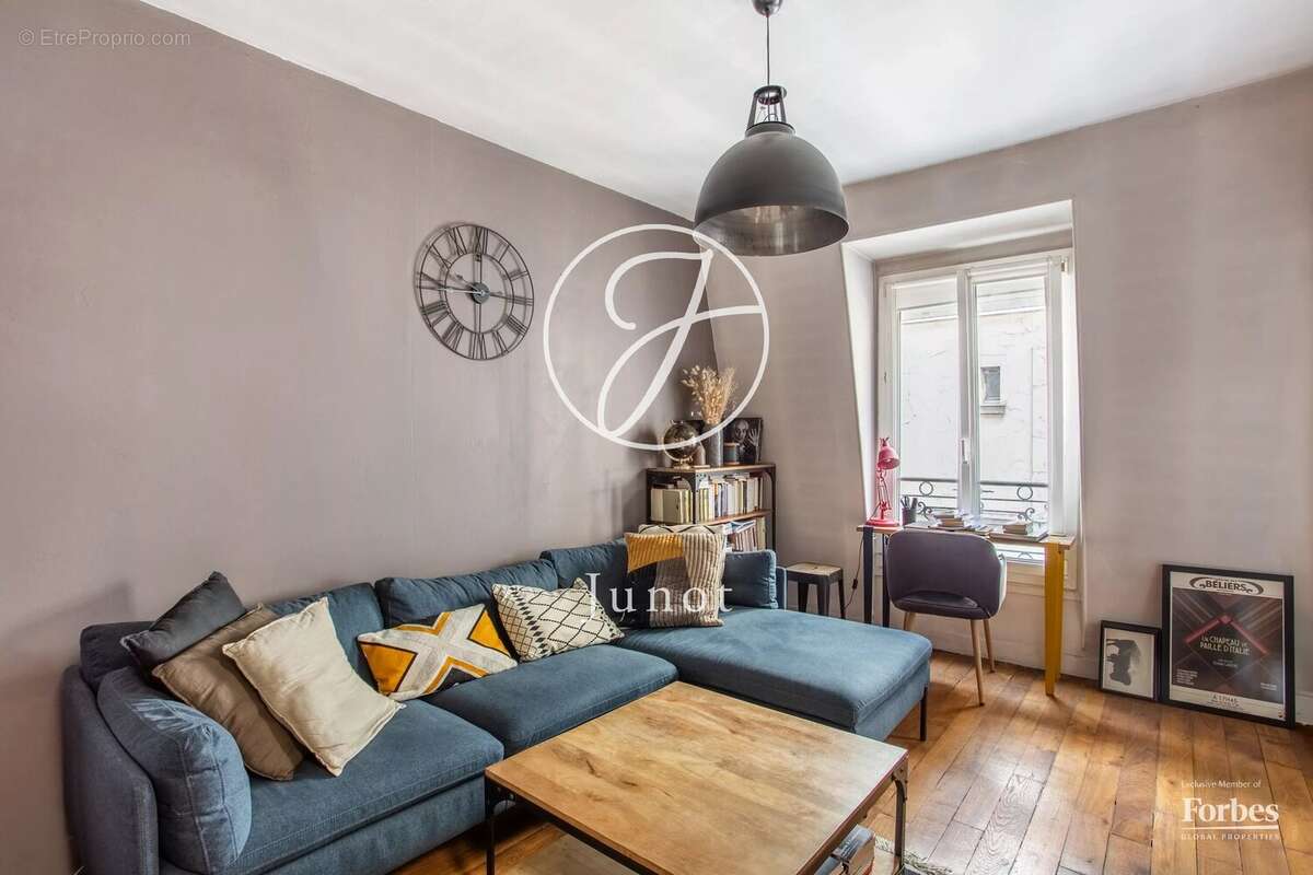 Paris 18e - DAMRÉMONT / MONTCALM - Appartement - 32,7m² Carrez - 1 chambre - Dernier étage - photo 2