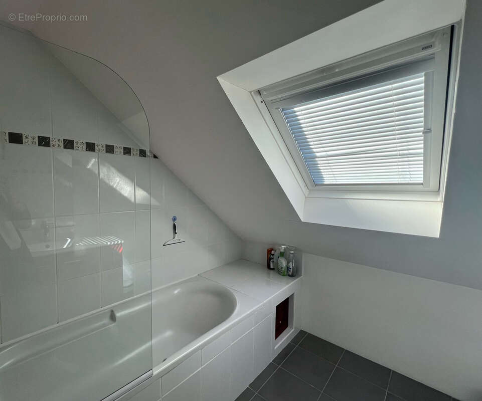 Maison à LES PONTS-DE-CE