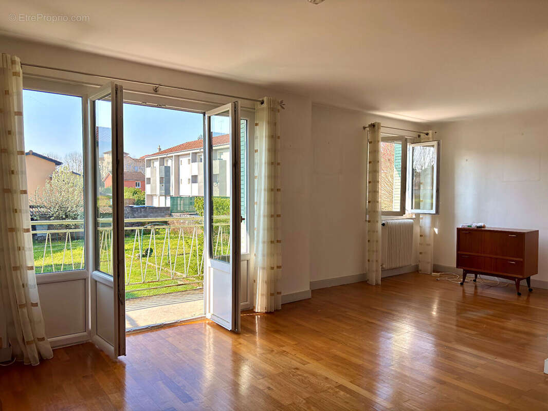 VILLEFRANCHE, Maison 167 m², 3 chs + bureau, sous sol, terrain 874 m² - photo 3