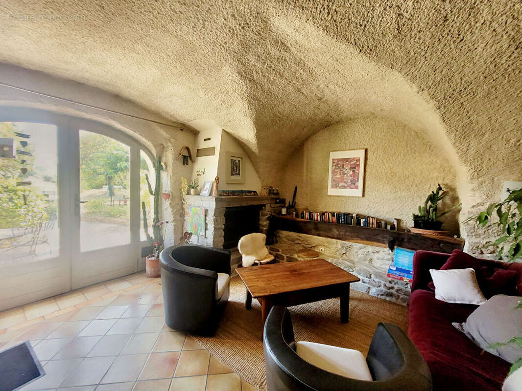 Propriété de charme en pierre avec gîte indépendant, piscine et vue exceptionnelle sur les 3 Becs - photo 13