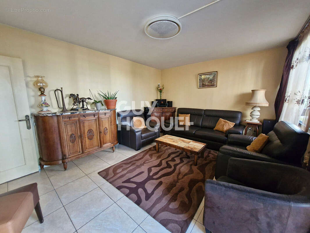 Appartement à FONTENAY-SOUS-BOIS