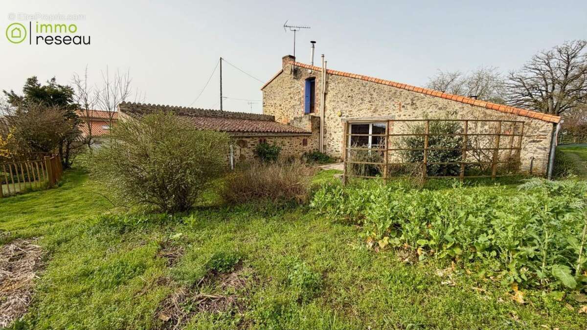 Maison à LE BOUPERE