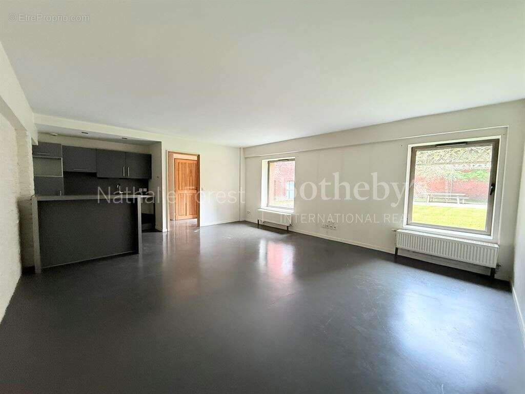 Vieux lille : elegant t2 en residence securisee dans le vieux lille - photo 3