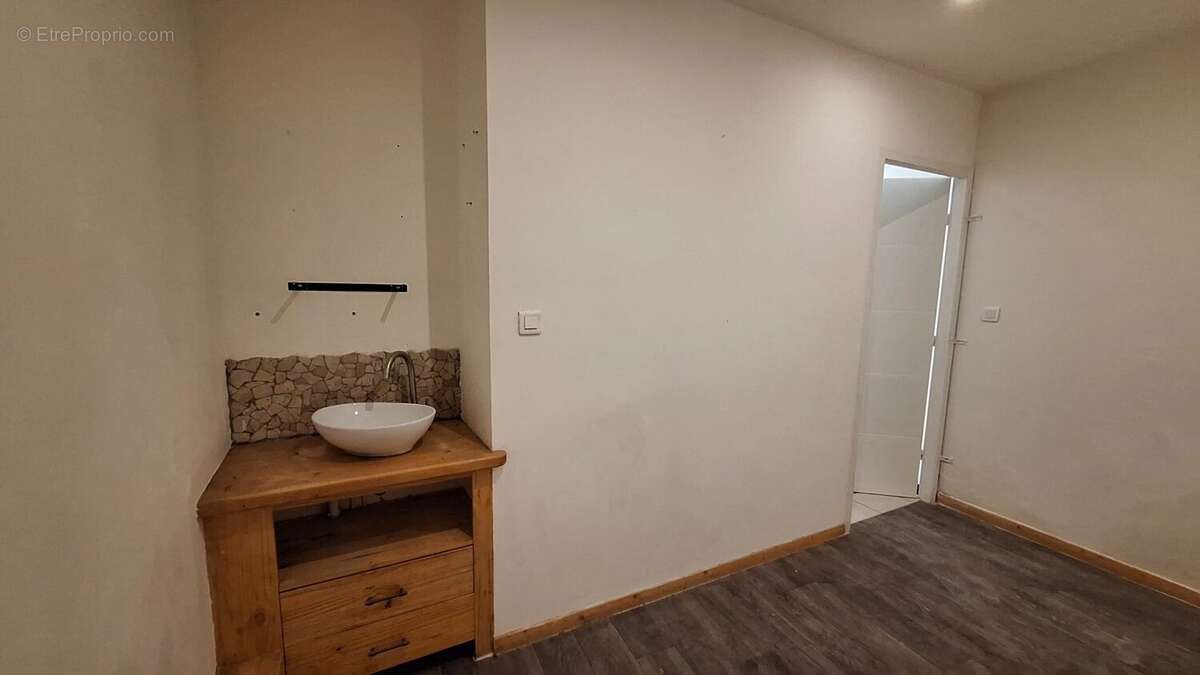 Vente murs Local commercial 40m² - photo 4