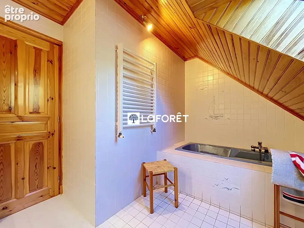 Maison Peyre En Aubrac 5 pièce(s) 158 m2 - photo 13