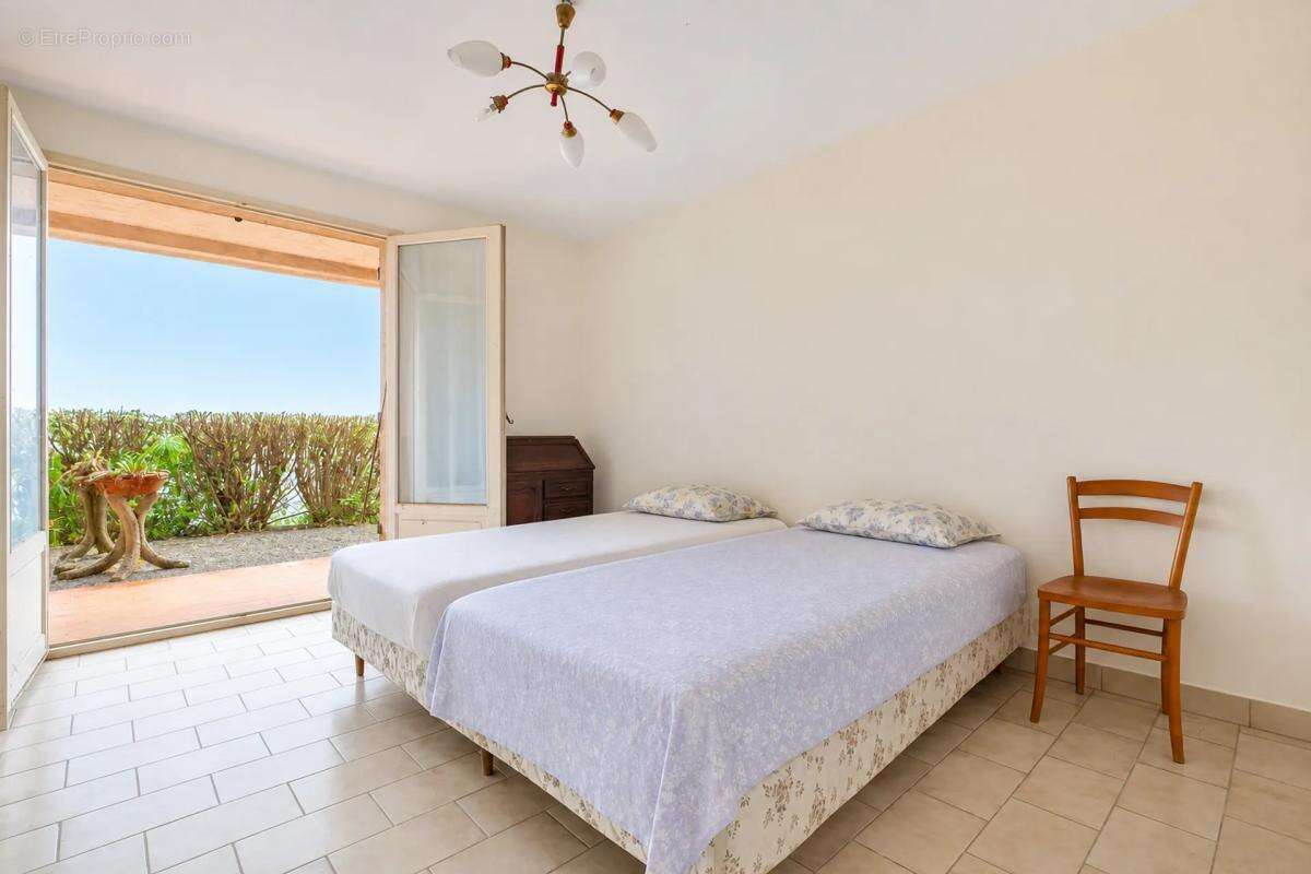 Grande Maison 6P avec Potentiel à Saint-Laurent-du-Var - photo 10