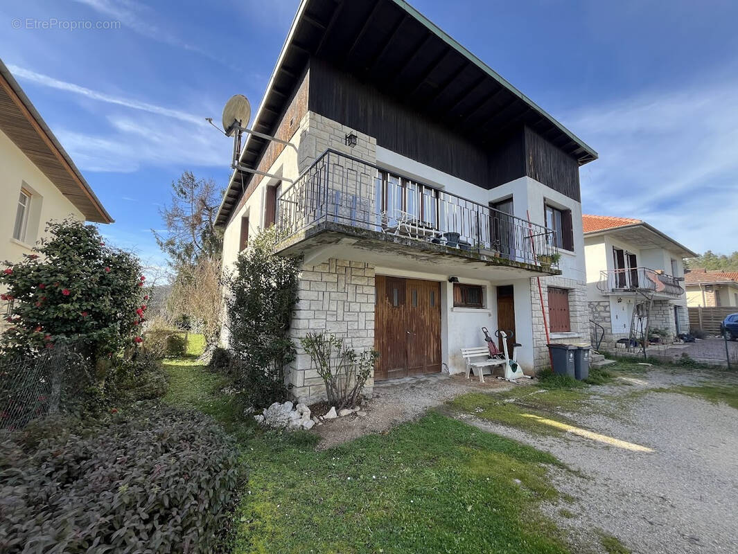 Maison à DAMPNIAT