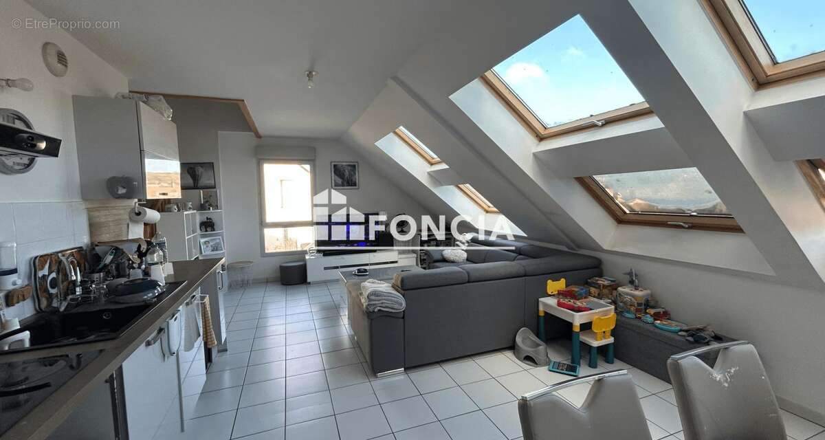 Appartement à MAINVILLIERS