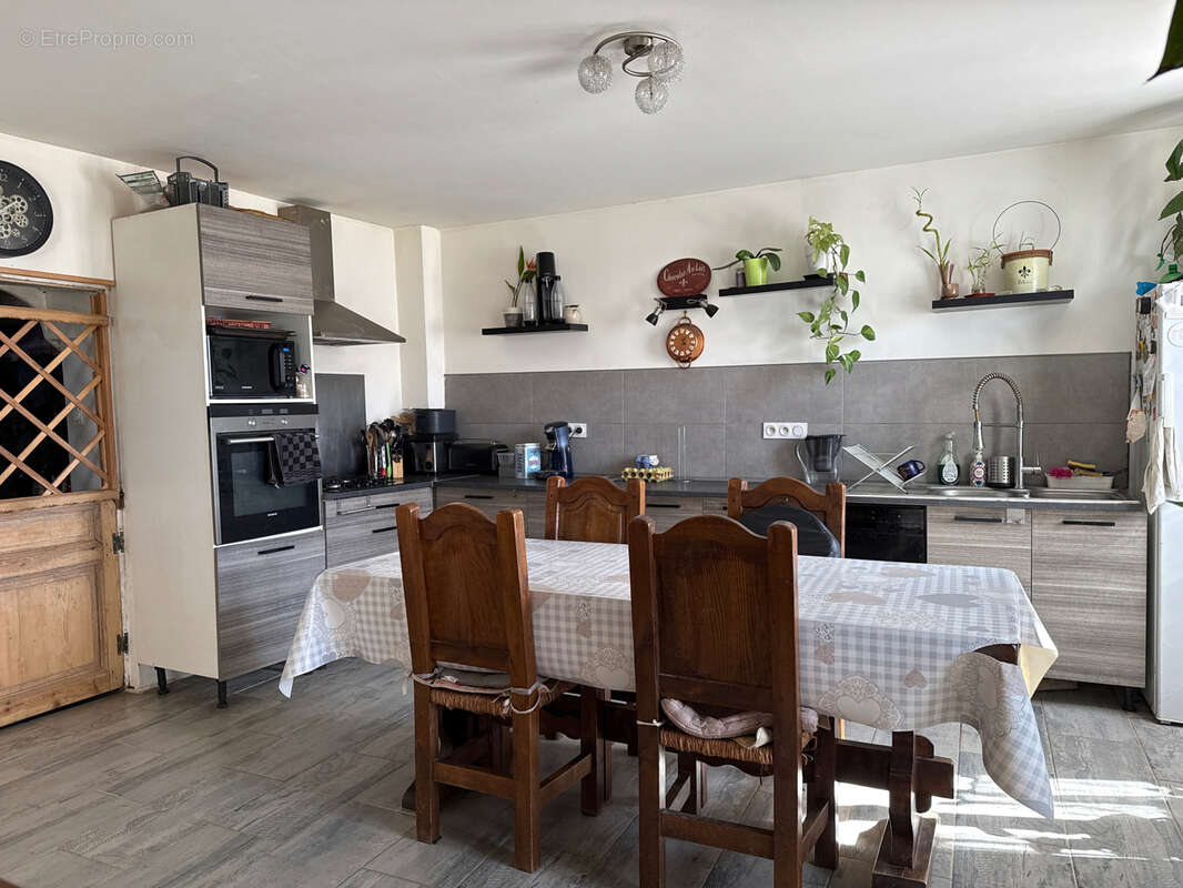 Maison à SAINT-POLGUES