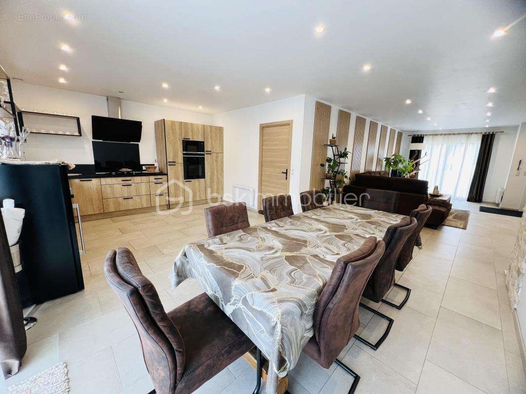 Maison à SAINT-GERMAIN-LES-ARPAJON