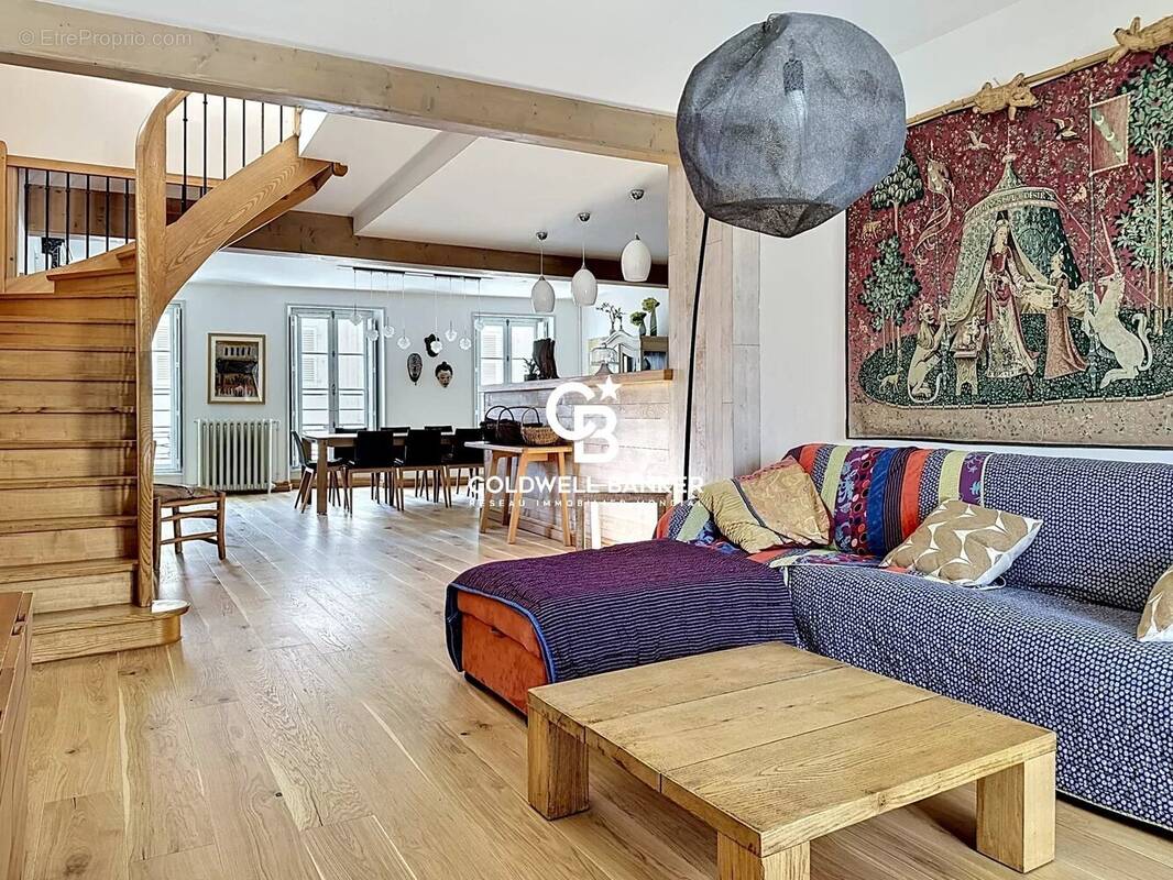 Appartement d'exception - proche du marché Rochelais - photo 5