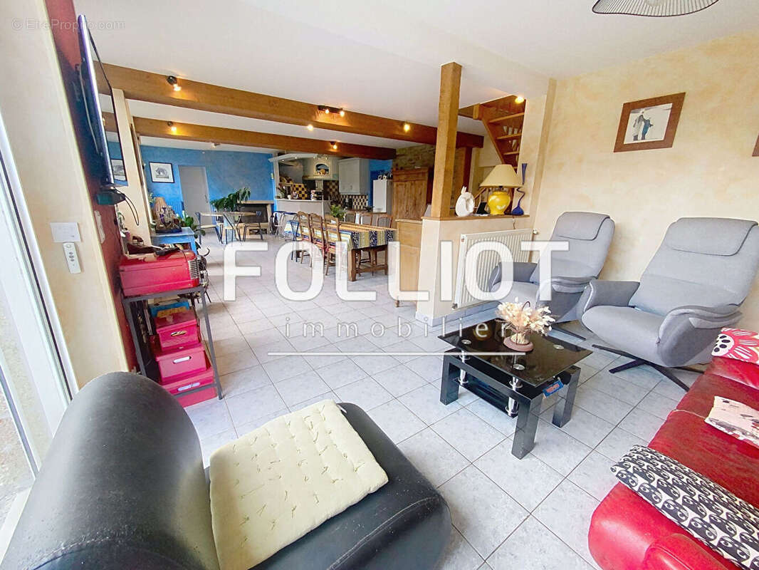 Maison à SAINT-HILAIRE-DU-HARCOUET