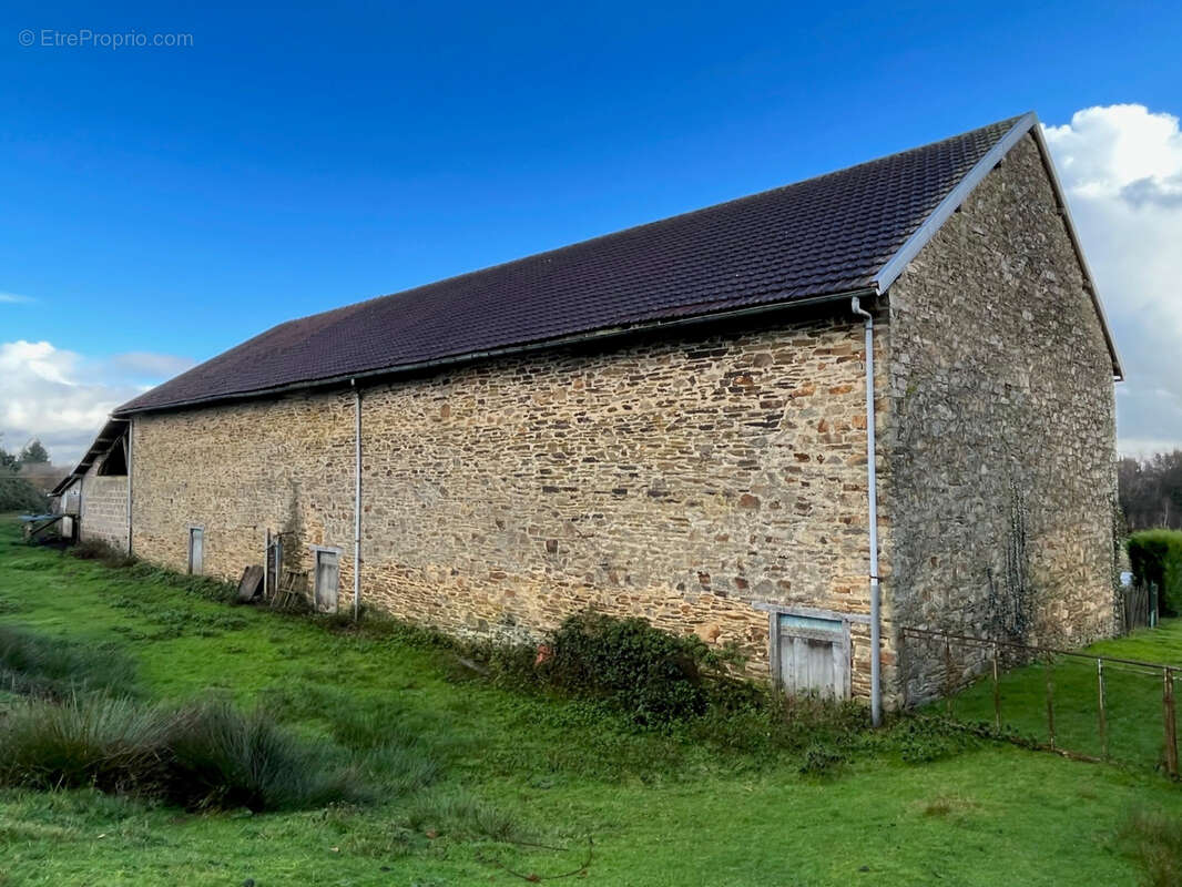 Maison à SAINT-YRIEIX-LA-PERCHE