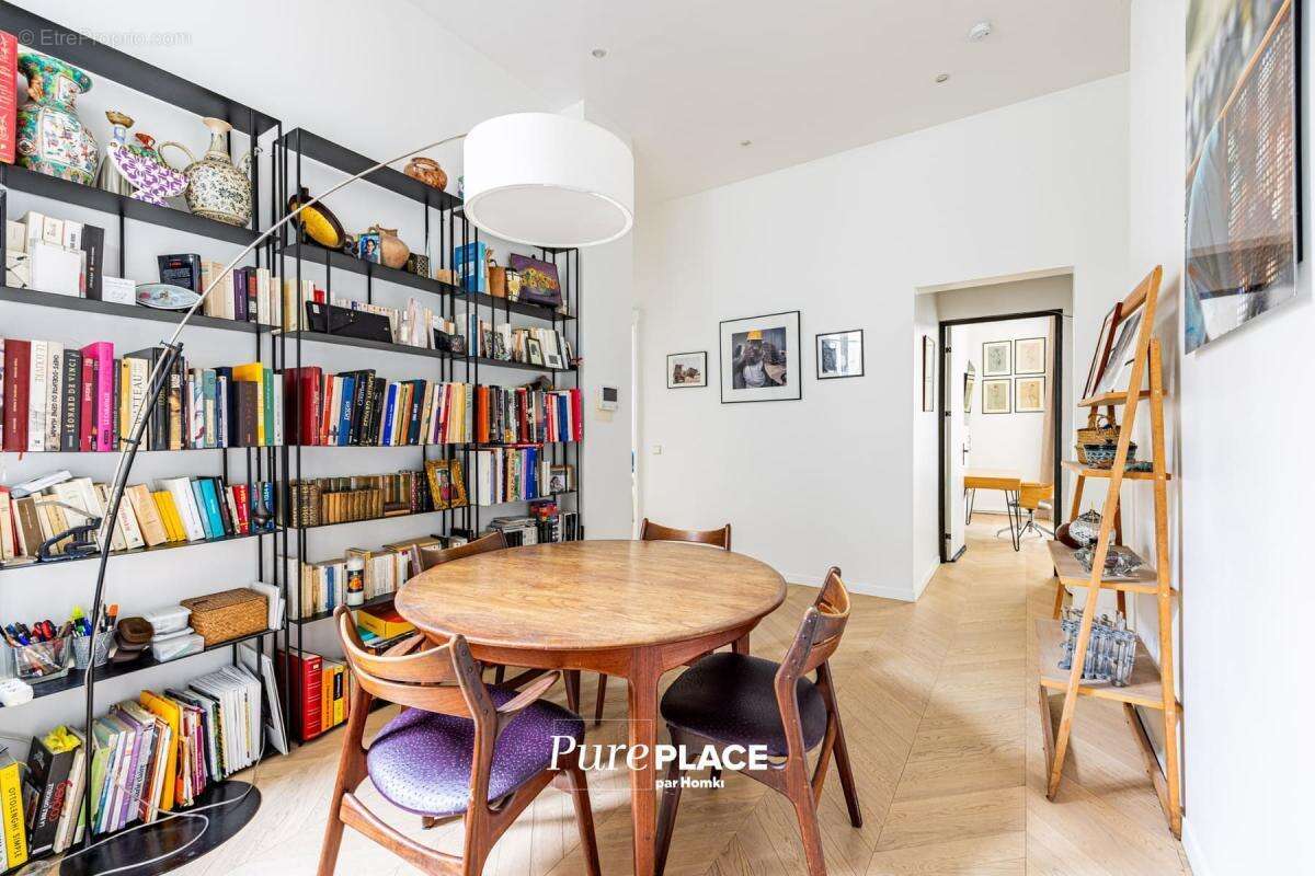 Appartement à PARIS-16E