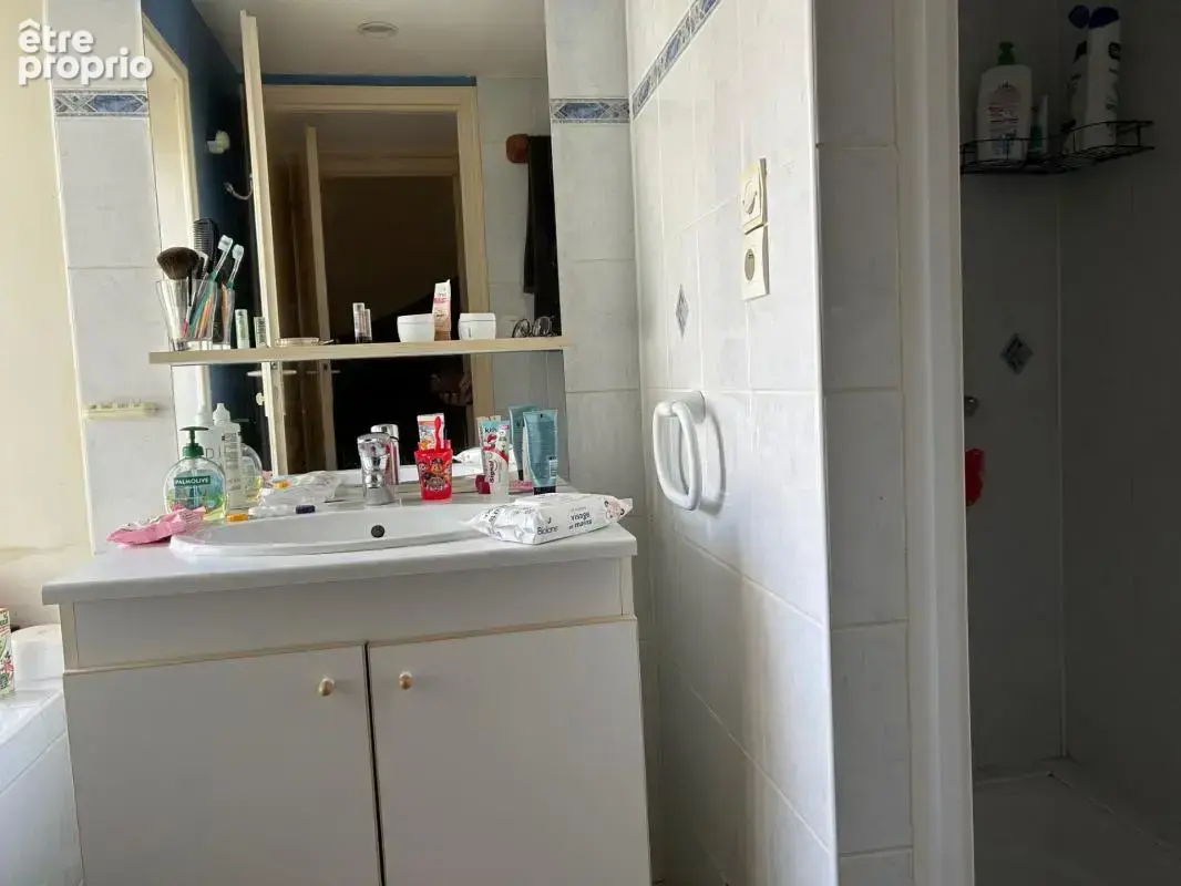 Joli logement 80 m² sur 3 niveaux, 2 chambres, garage et remise non attenants - locataire en place - photo 8